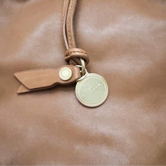 T Tahari Tan Leather Drawstring Hobo Bucket Bag With Dust Bag - Picture 3 of 10